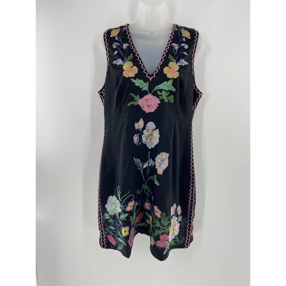 Foxie dox Embroidered Dress Sz 10 Mini Blk - Picture 2 of 5